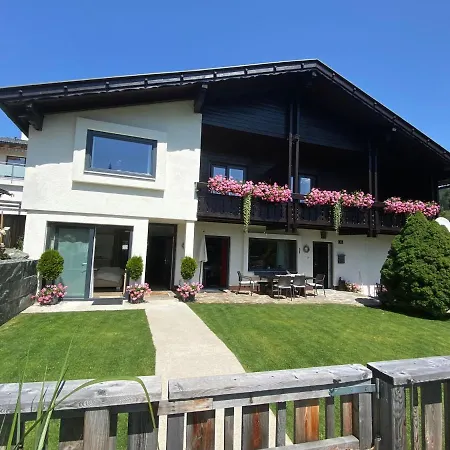 Latschen - Fuer Grossfamilien, Firmen & Co. Chalet