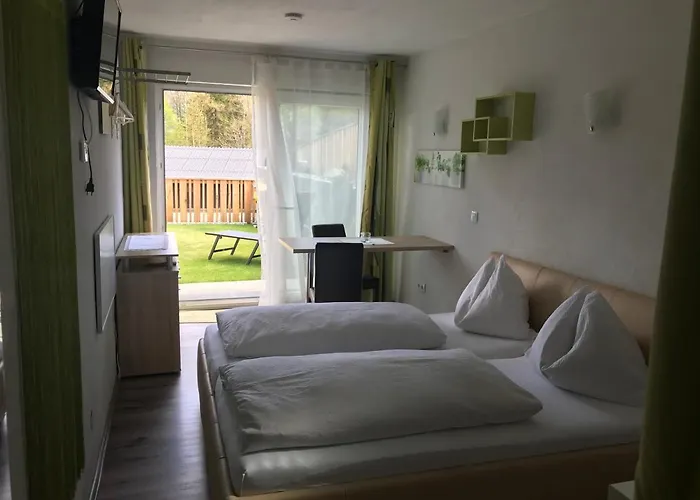 Latschen - Fuer Grossfamilien, Firmen & Co.